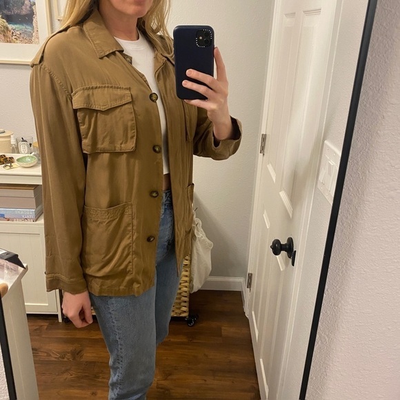 Belted Button Down 🤎 - Picture 2 of 10